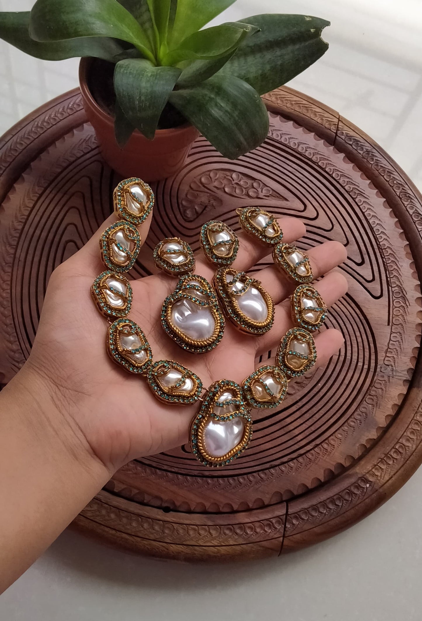 Royal Aura Kundan Pearl Necklace