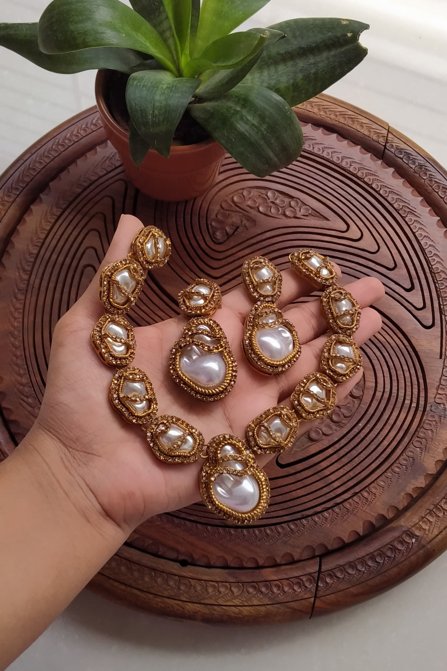 Royal Aura Kundan Pearl Necklace