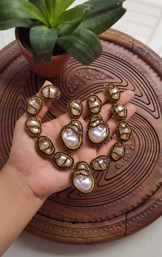 Royal Aura Kundan Pearl Necklace